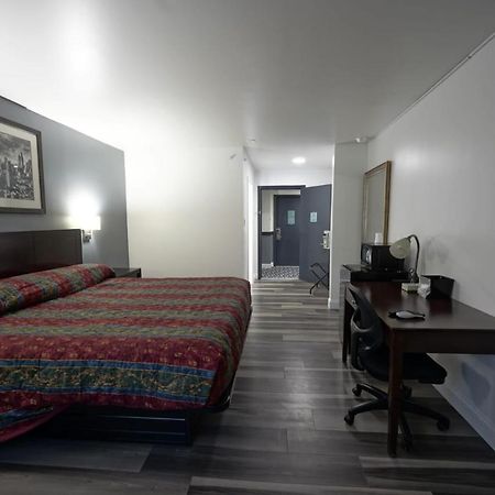 Greenwoods Inn & Suites Berlin Zewnętrze zdjęcie